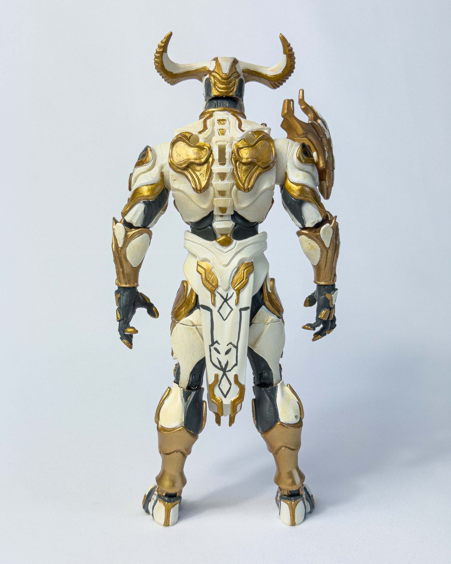 Legendari Eternal Guard Action Figure [PRE-ORDER]