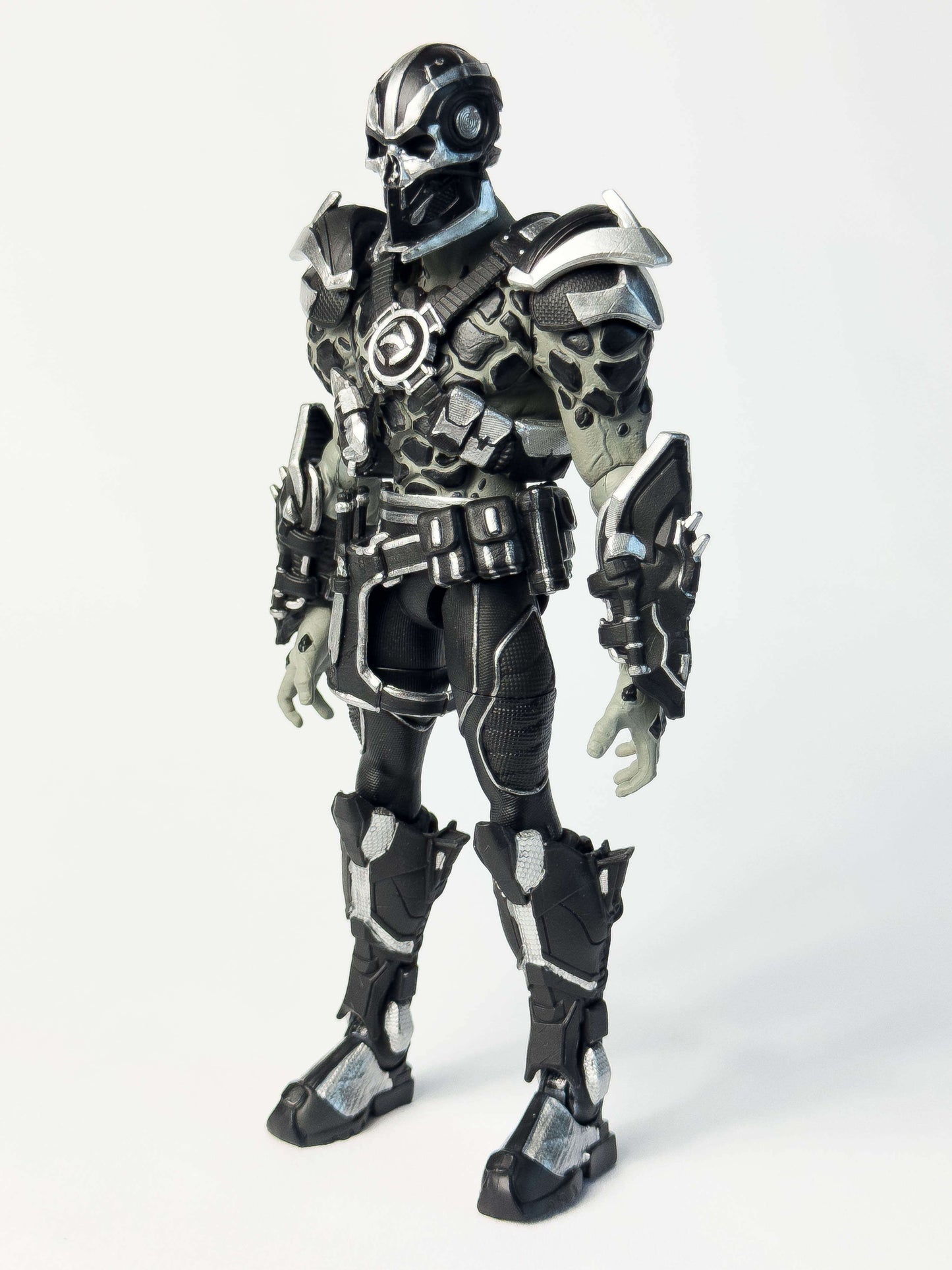 Legendari Gatekeeper Action Figure